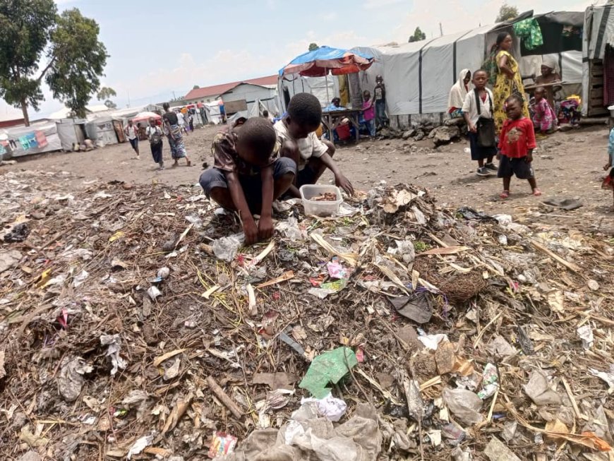 Nyiragongo : l'accumulation d'immondices près des maisons, un danger sanitaire permanent pour les déplacés de Kayembe