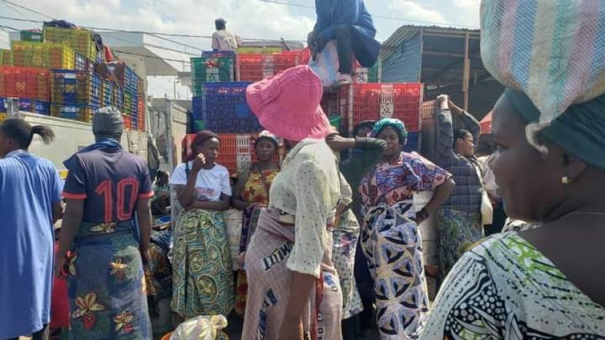 Goma: la colère des vendeuses du marché de Kahembe pour dénoncer leur déguisement 